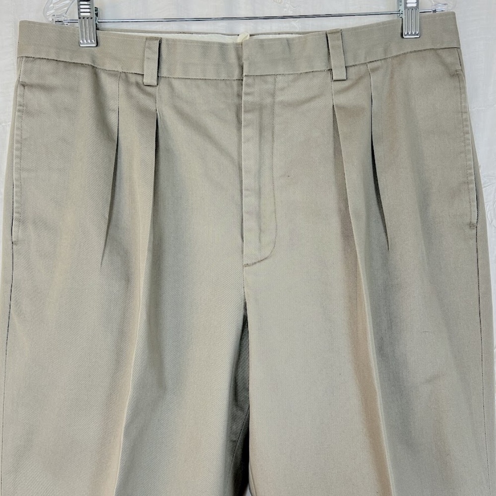 L.L. Bean Wrinkle-Free Chinos Men’s Sz 36 Like New! - Picture 2 of 9